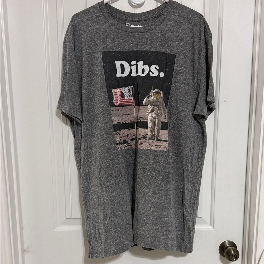 Dibs. Men's Short Sleeve Graphic Tee - Gray